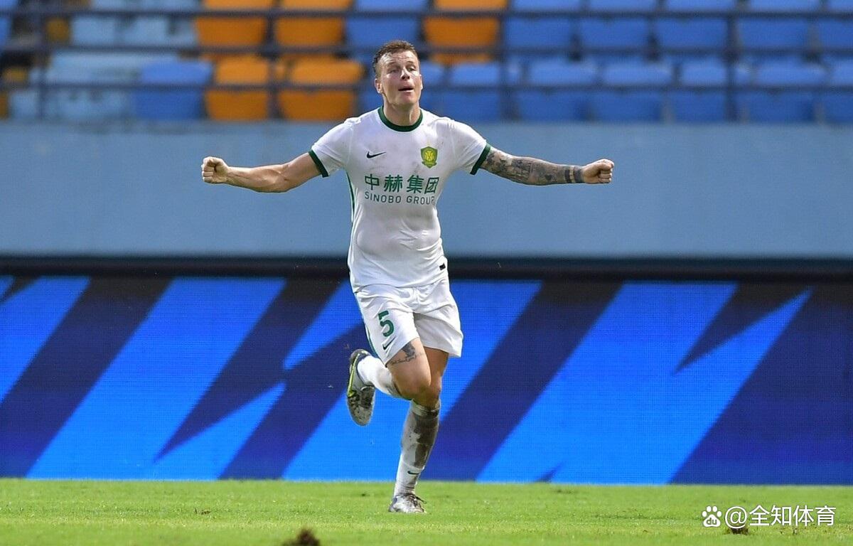 半岛体育教练-防守端能力出色，球员成为球队定海神针