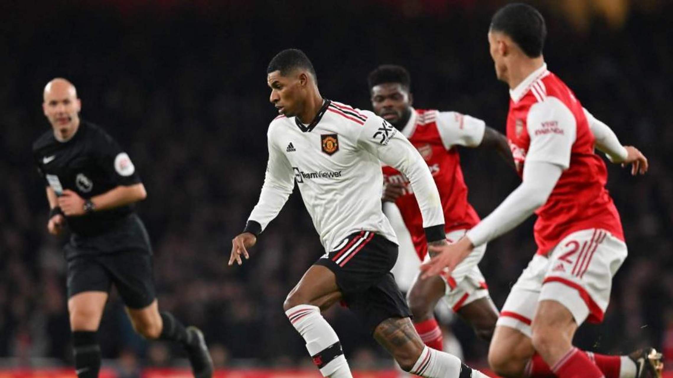 半岛体育网页版-劲旅联手逆袭，豪门队伍遇到挑战