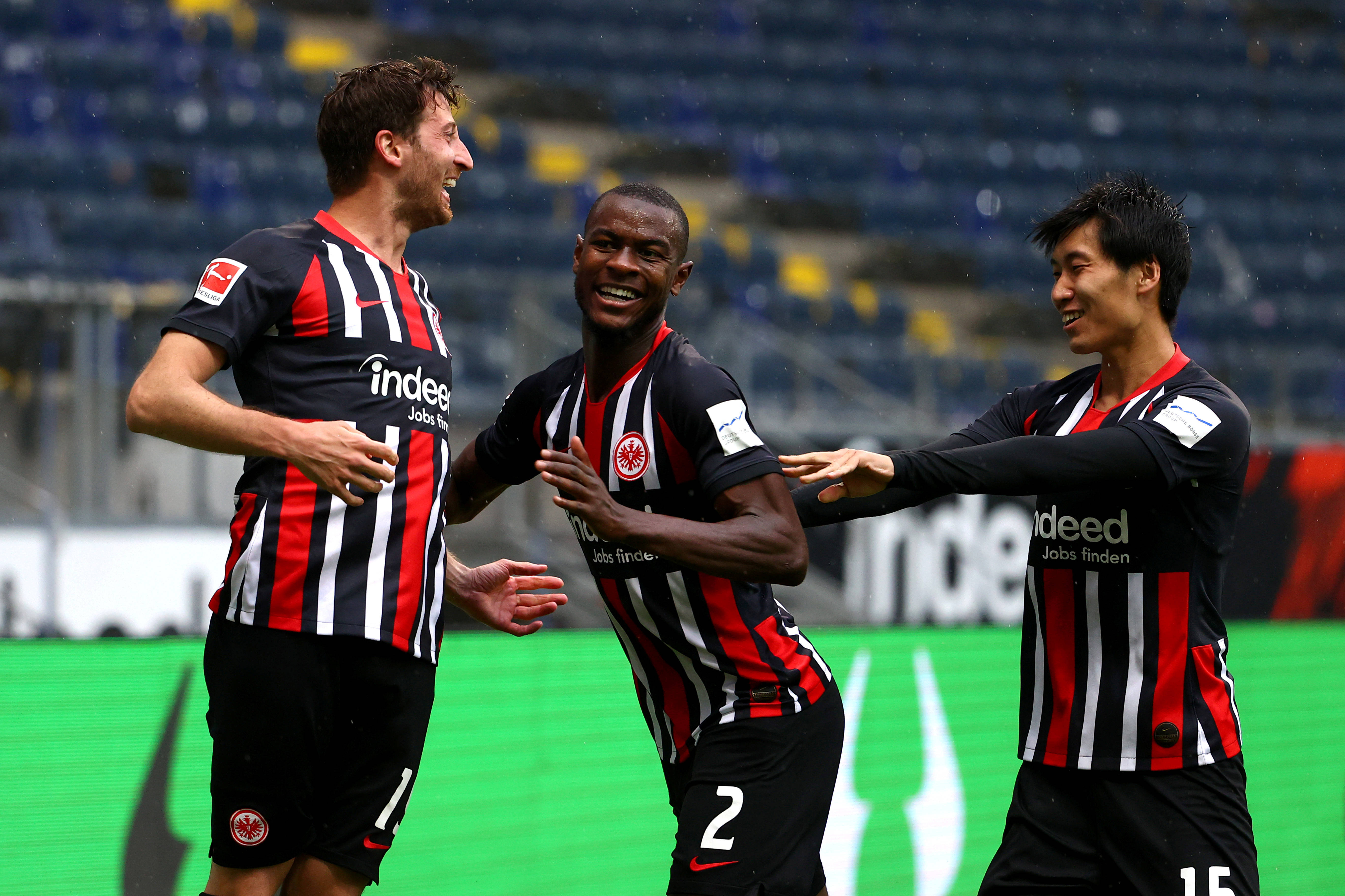 半岛体育在线登录-法兰克福凭借战术优势跻身德甲前十