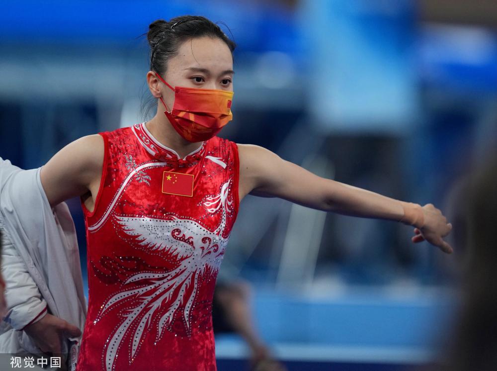 韩国女子体操选手向金牌发起冲击 韩国女子体操选手向金牌发起冲击