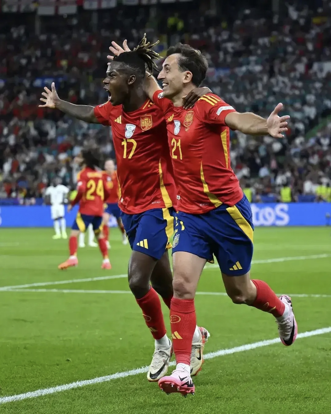 包含西班牙足坛豪门争霸,激烈对抗的词条 包含西班牙足坛豪门争霸,激烈对抗的词条