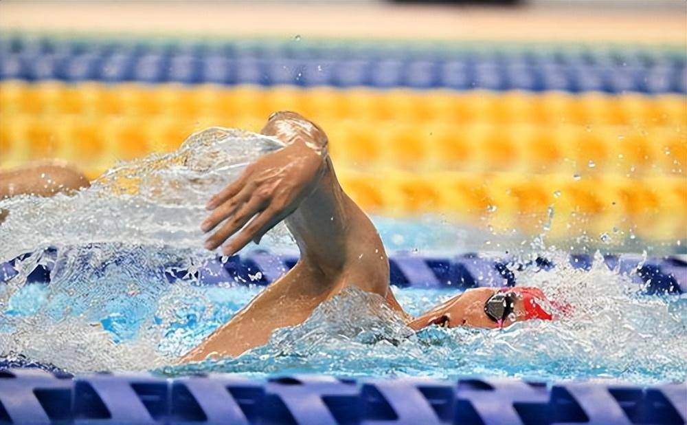 南非选手斩获游泳银牌,喜提奖牌 南非选手斩获游泳银牌,喜提奖牌