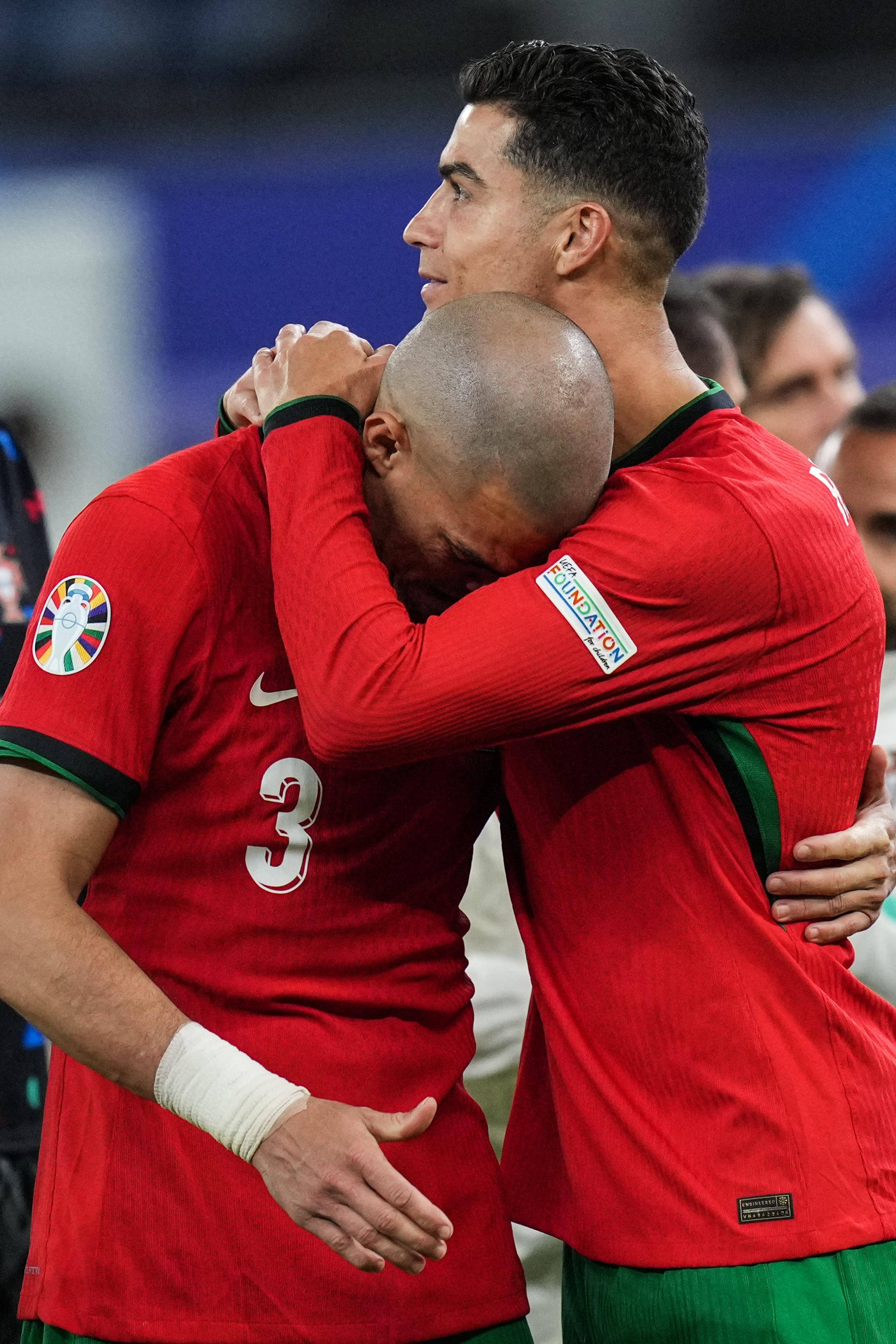 半岛体育官方-法国足球队成功晋级赛事后续阶段