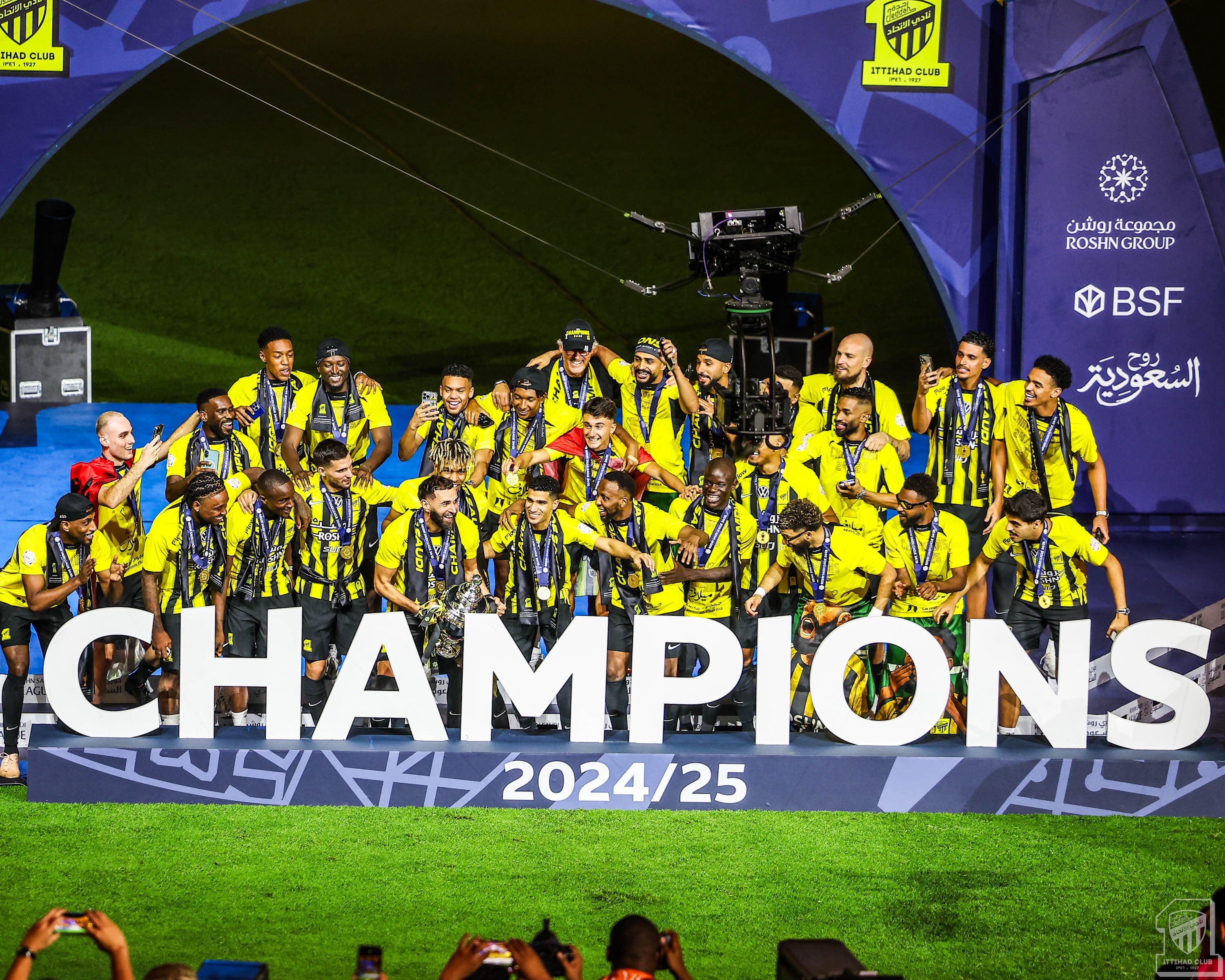 体育精英争夺胜利,坚持至最后 体育精英争夺胜利,坚持至最后