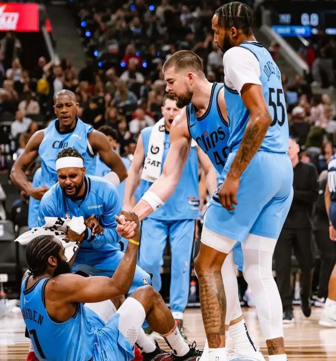 灰熊胜仙子,莫兰特雷霆压制内线 灰熊胜仙子,莫兰特雷霆压制内线