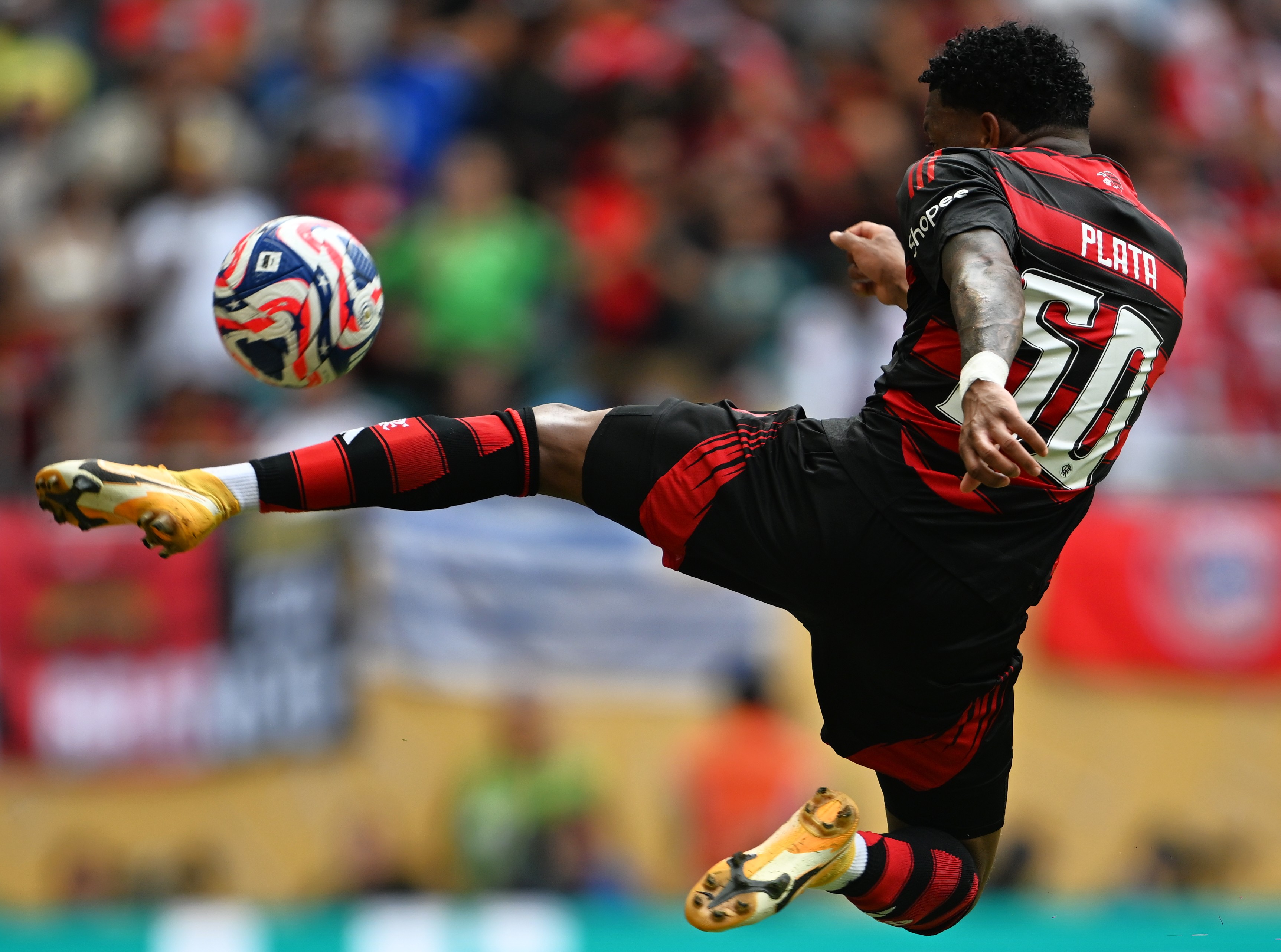 关于拜仁慕尼黑主场完胜,力压对手进军淘汰赛的信息 关于拜仁慕尼黑主场完胜,力压对手进军淘汰赛的信息