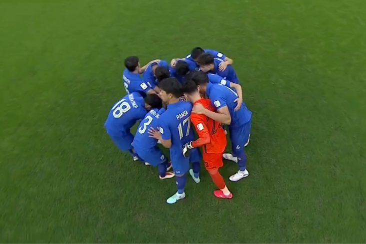 半岛体育官方-防守稳固保持全场不失球，帮助球队赢得比赛