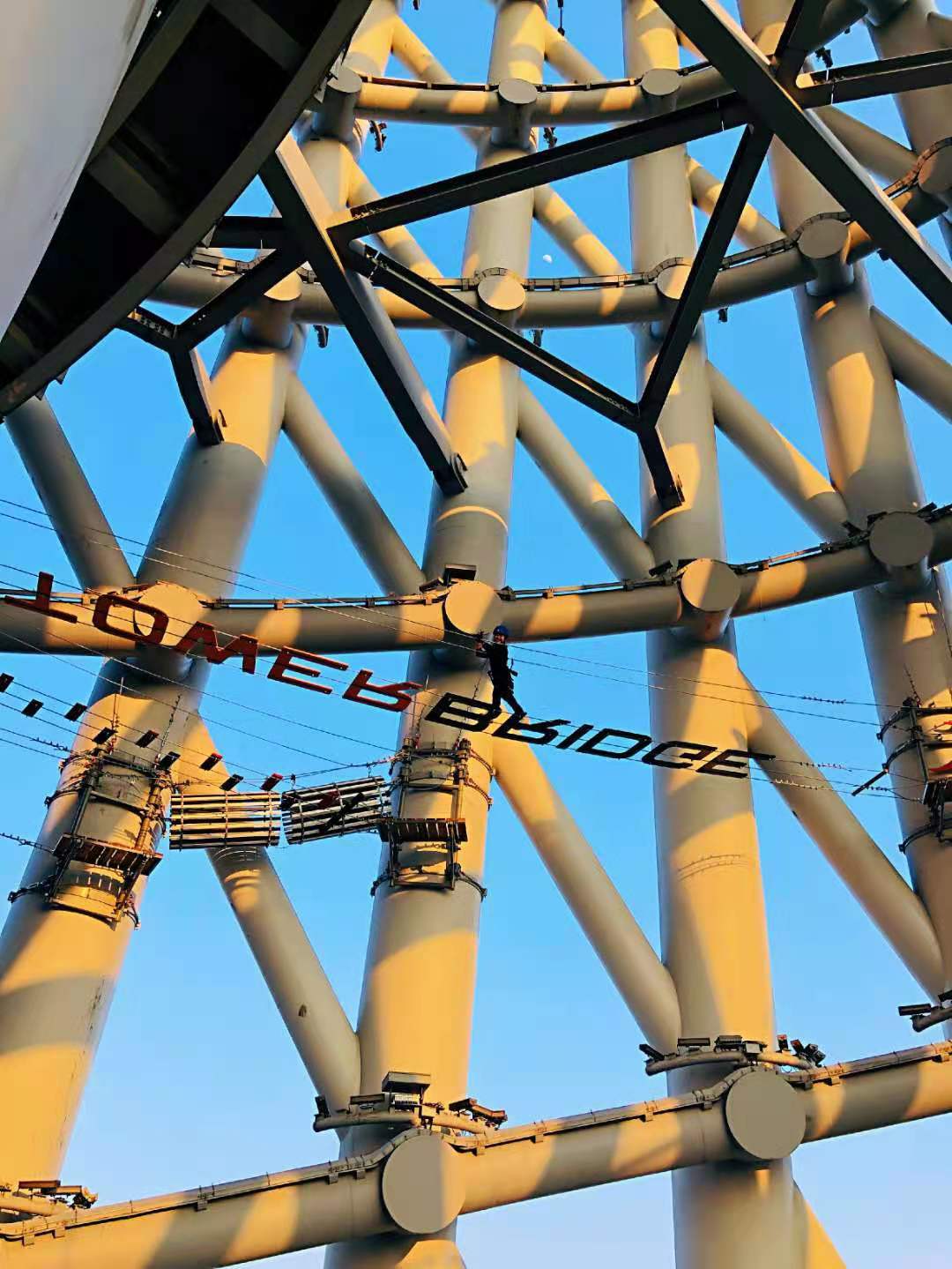 半岛体育新闻-包含强强碰撞：广州挑战上海，实力对比激烈的词条